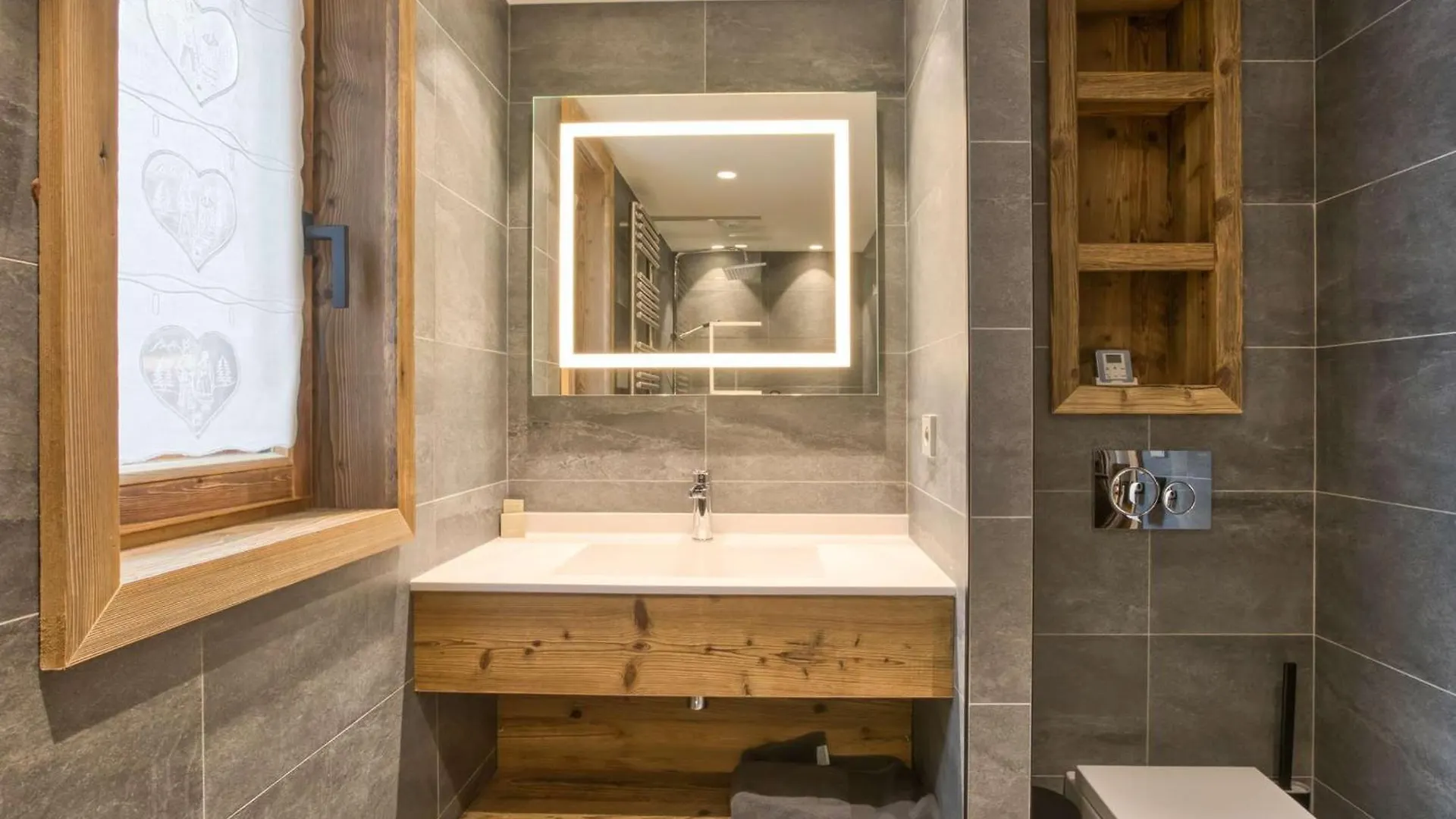 Chalet Spacieux Pres Des Pistes Avec Cheminee Et Wifi, Courchevel - Fr-1-631-224